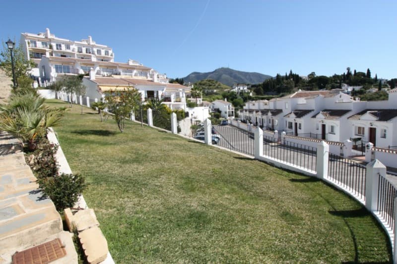 Townhouse for Sale in El Porton de Mijas, exterior