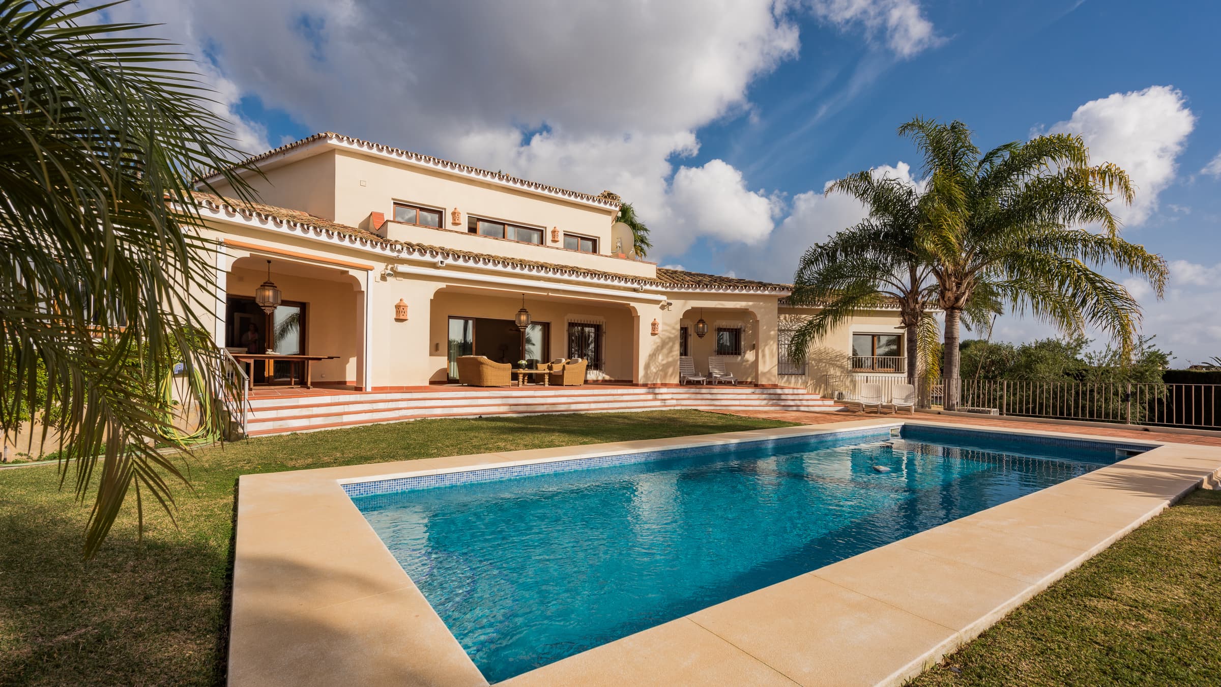Family Villa in Marbella Golden Mile, exterior