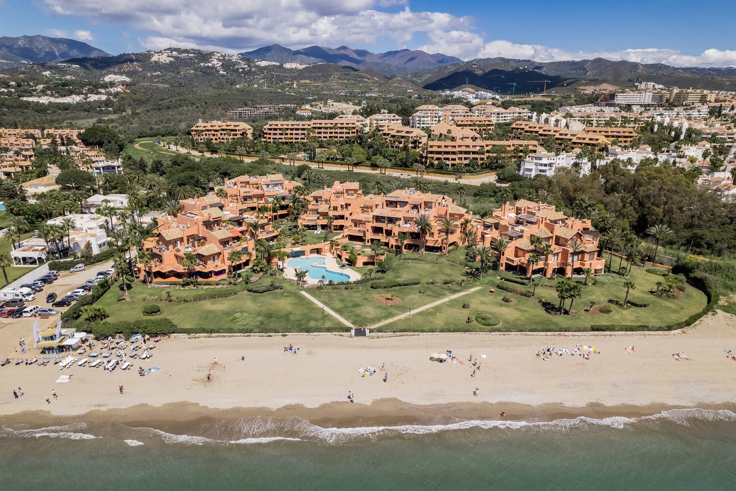 Beachfront Penthouse La Morera Los Monteros Beach, exterior