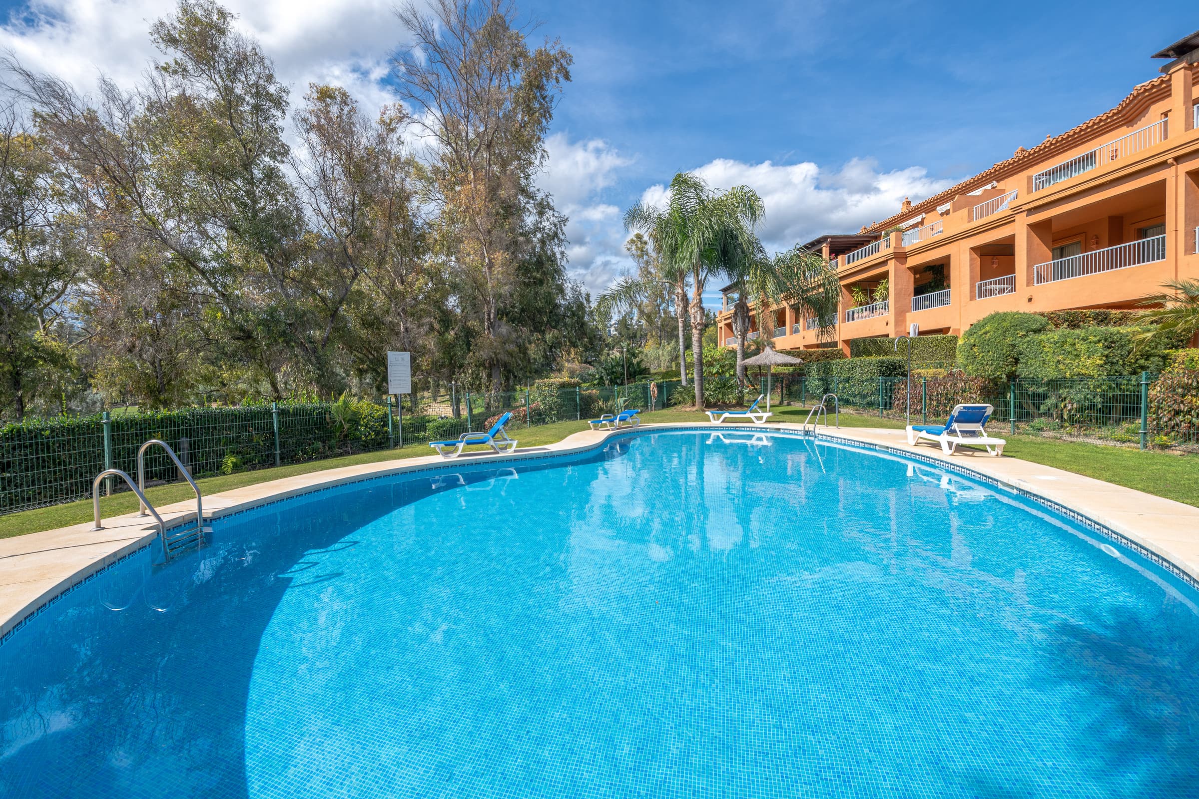 Corner Penthouse in Benatalaya Benahavis, exterior