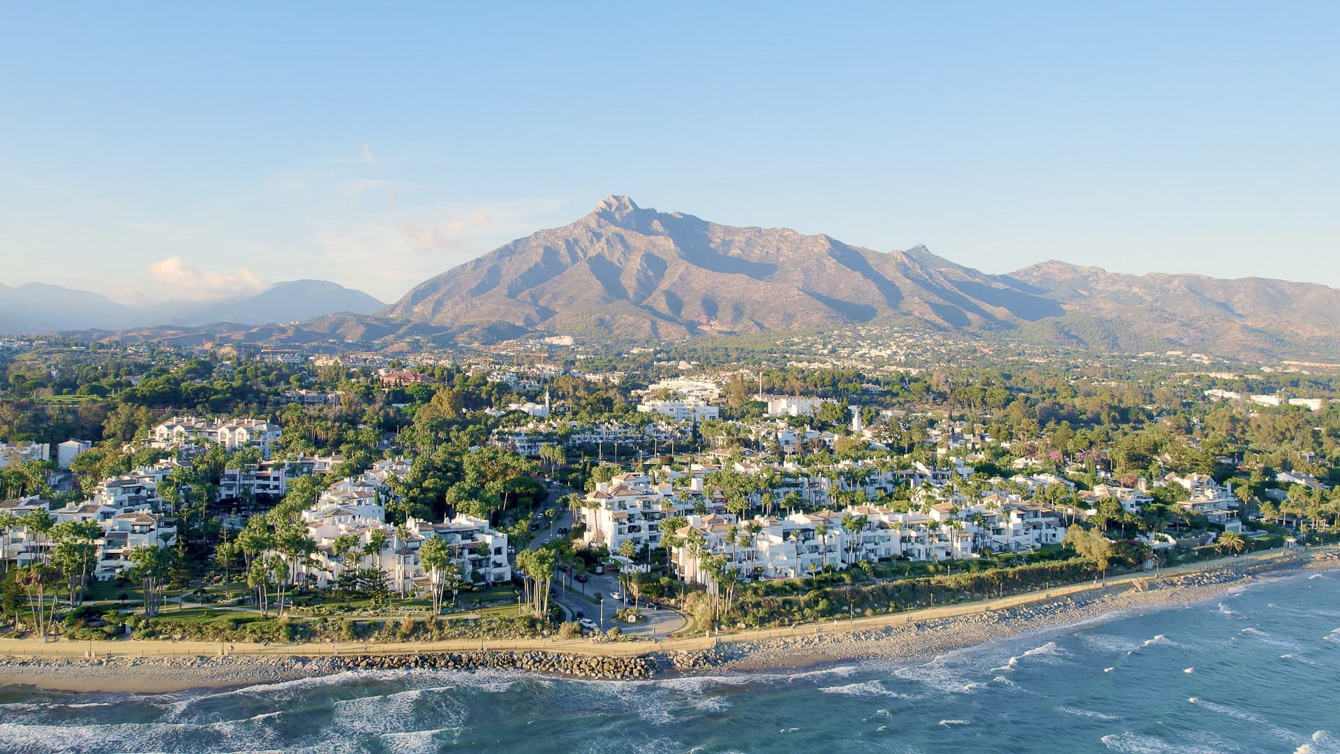 Beachside Puente Romano Luxury Apartment, Golden Mile